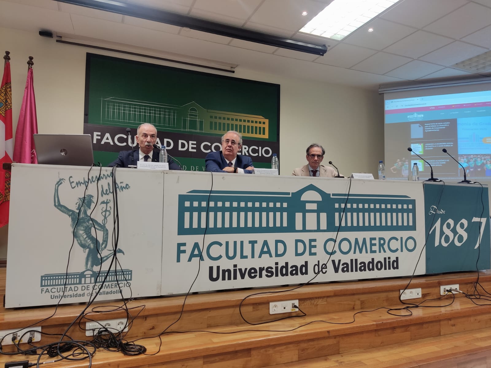 La Facultad de Comercio y Relaciones Laborales recibe al Embajador de Palestina en el marco del ciclo “El frágil equilibrio de la paz en el mundo”